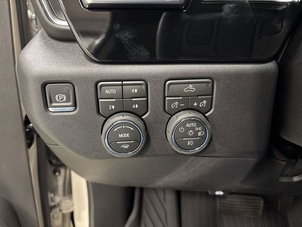 2026 Chevrolet Silverado 1500 RST Crew Cab Short Box 4WD