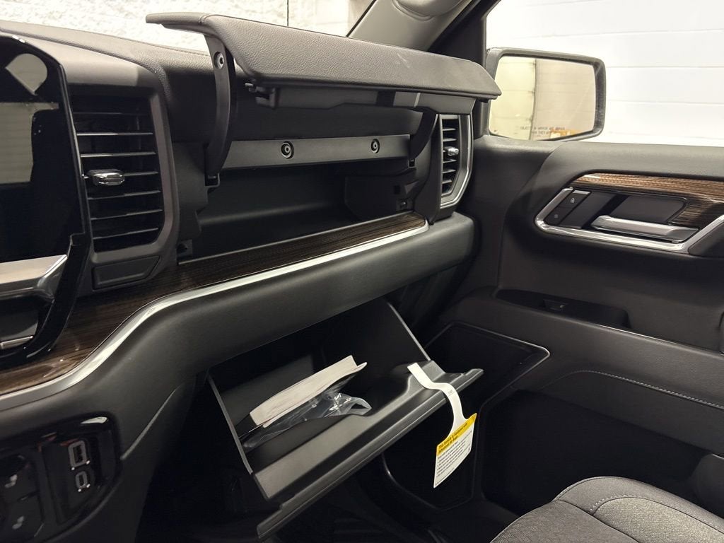 2026 Chevrolet Silverado 1500 RST Crew Cab Short Box 4WD