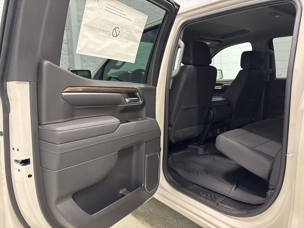 2026 Chevrolet Silverado 1500 RST Crew Cab Short Box 4WD