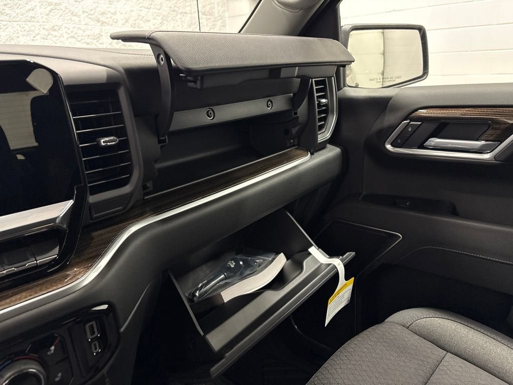 2026 Chevrolet Silverado 1500 RST Crew Cab Short Box 4WD