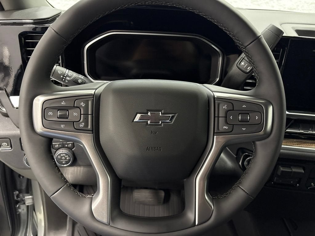 2026 Chevrolet Silverado 1500 RST Crew Cab Short Box 4WD