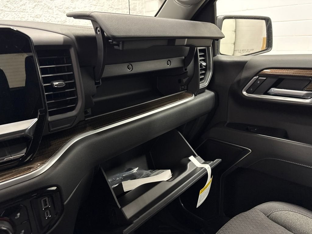 2026 Chevrolet Silverado 1500 RST Crew Cab Short Box 4WD