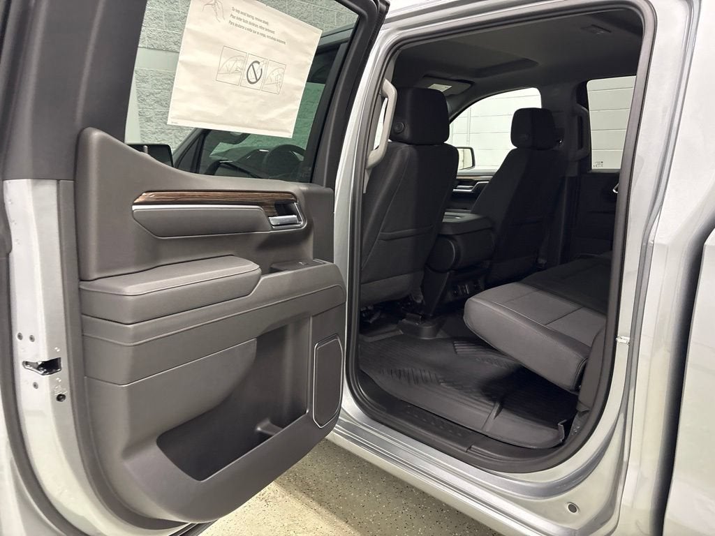 2026 Chevrolet Silverado 1500 RST Crew Cab Short Box 4WD