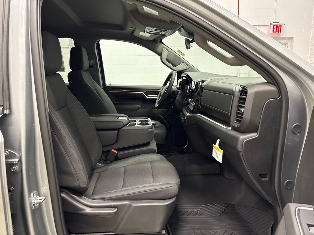 2026 Chevrolet Silverado 1500 RST Crew Cab Short Box 4WD