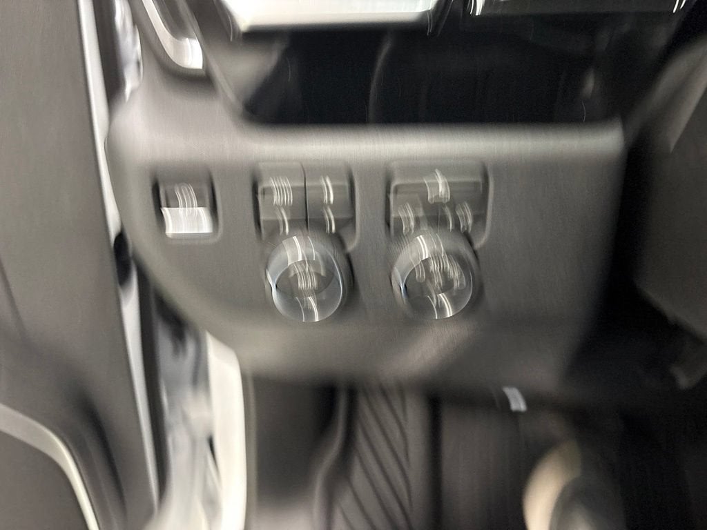 2026 Chevrolet Silverado 1500 RST Crew Cab Short Box 4WD