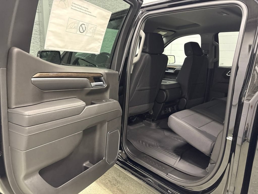 2026 Chevrolet Silverado 1500 RST Crew Cab Short Box 4WD