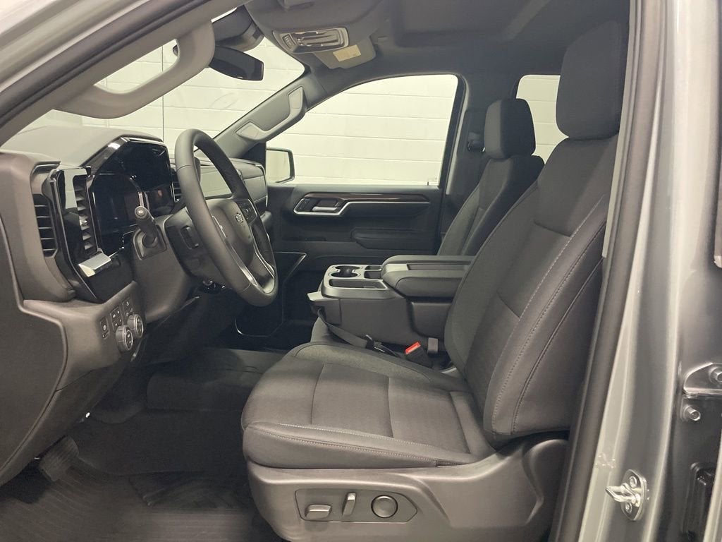 2026 Chevrolet Silverado 1500 RST Crew Cab Short Box 4WD