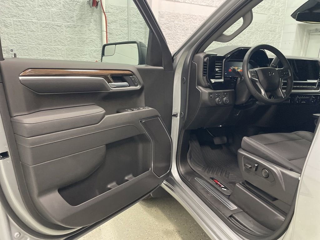 2026 Chevrolet Silverado 1500 RST Crew Cab Short Box 4WD