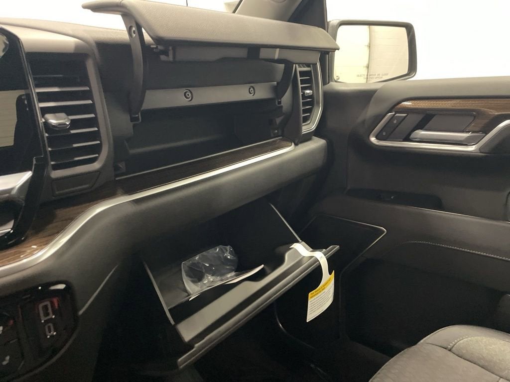 2026 Chevrolet Silverado 1500 RST Crew Cab Short Box 4WD