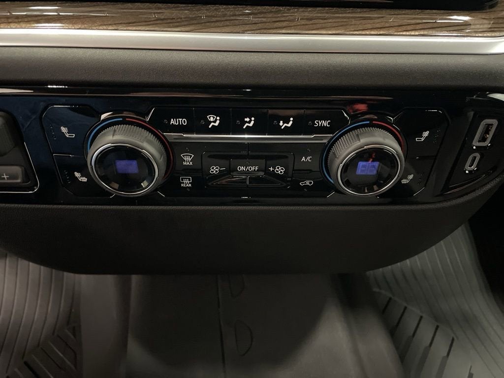 2026 Chevrolet Silverado 1500 RST Crew Cab Short Box 4WD