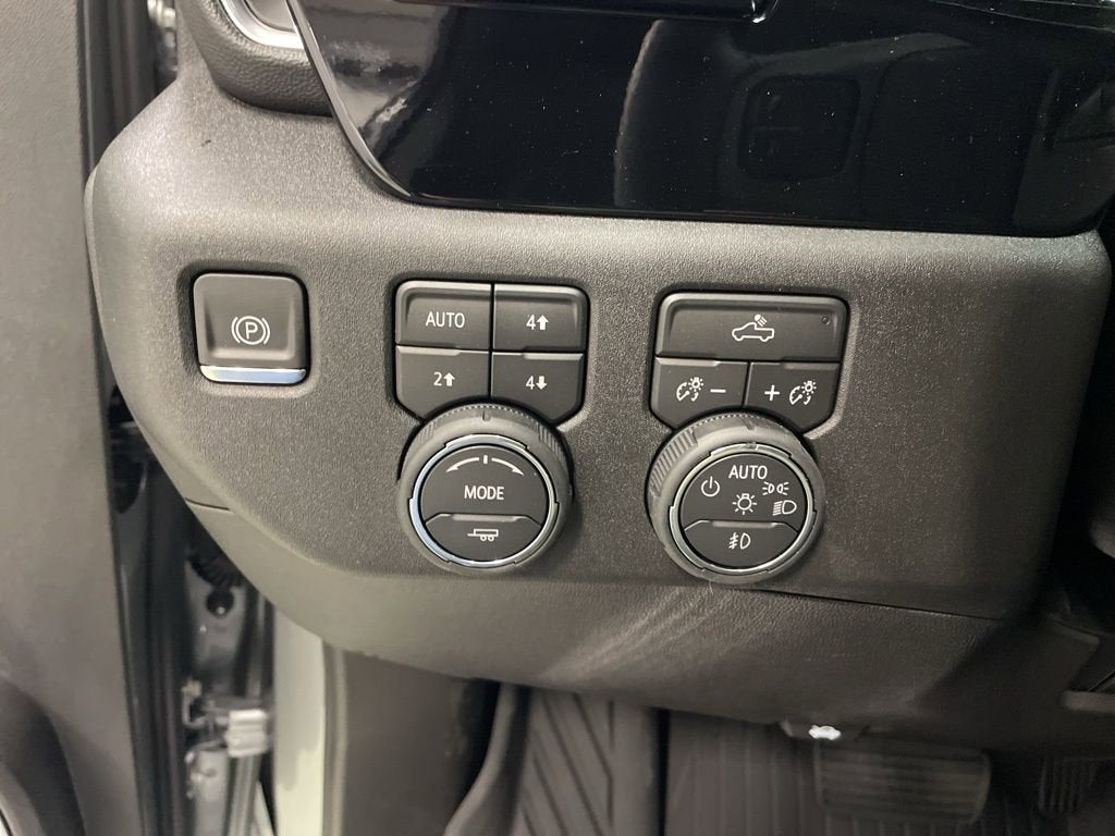 2026 Chevrolet Silverado 1500 RST Crew Cab Short Box 4WD