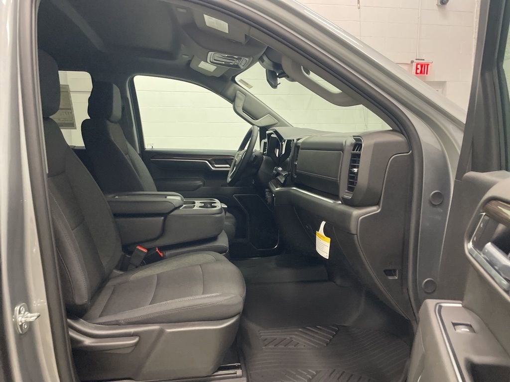 2026 Chevrolet Silverado 1500 RST Crew Cab Short Box 4WD