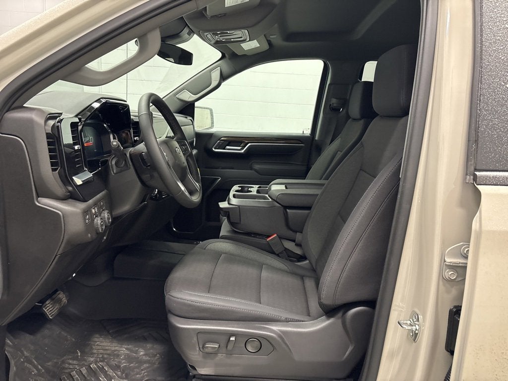 2026 Chevrolet Silverado 1500 RST Crew Cab Short Box 4WD