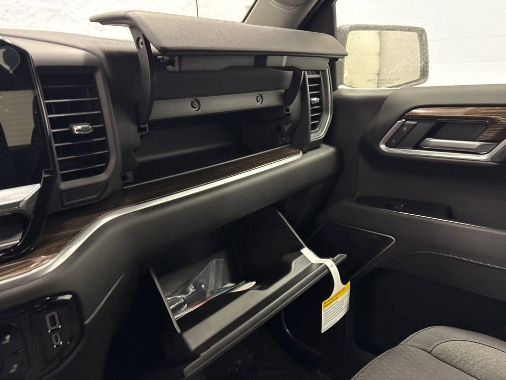 2026 Chevrolet Silverado 1500 RST Crew Cab Short Box 4WD