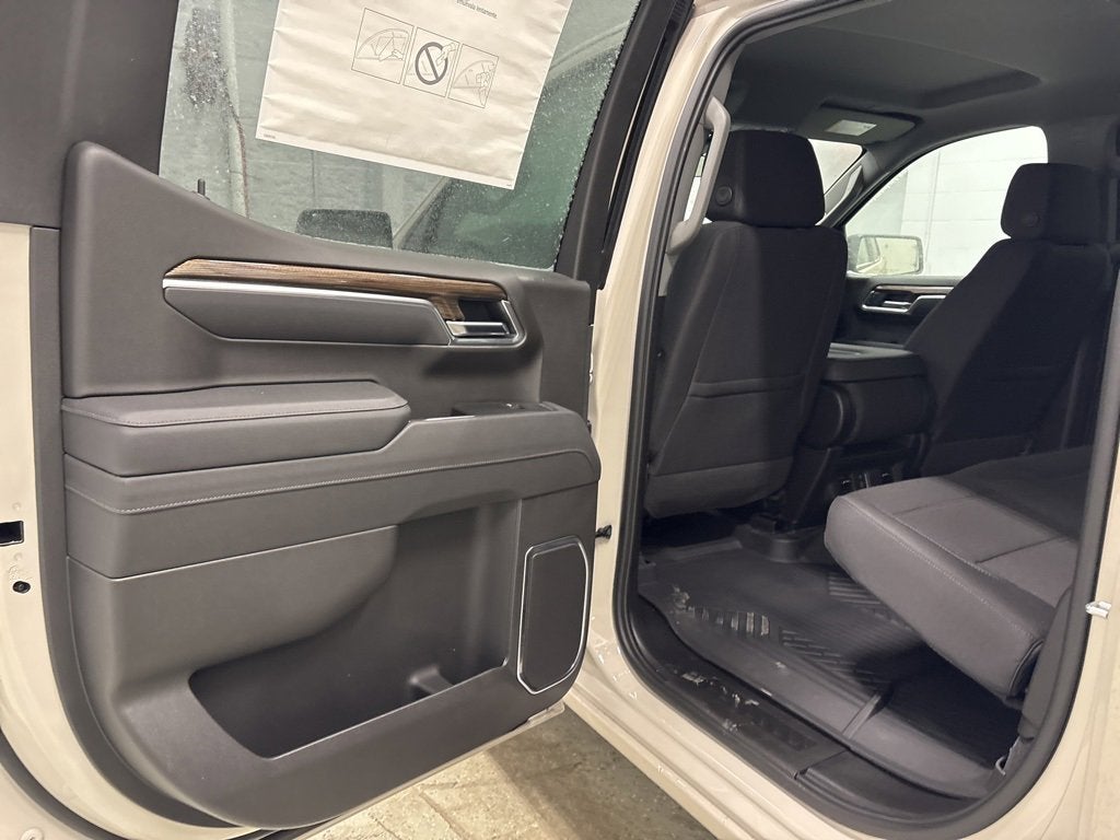 2026 Chevrolet Silverado 1500 RST Crew Cab Short Box 4WD