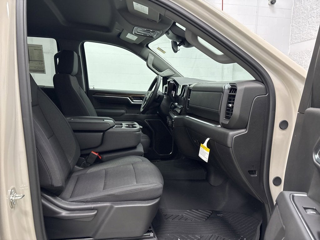 2026 Chevrolet Silverado 1500 RST Crew Cab Short Box 4WD