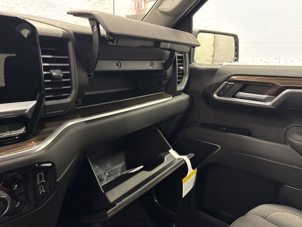 2026 Chevrolet Silverado 1500 RST Crew Cab Short Box 4WD