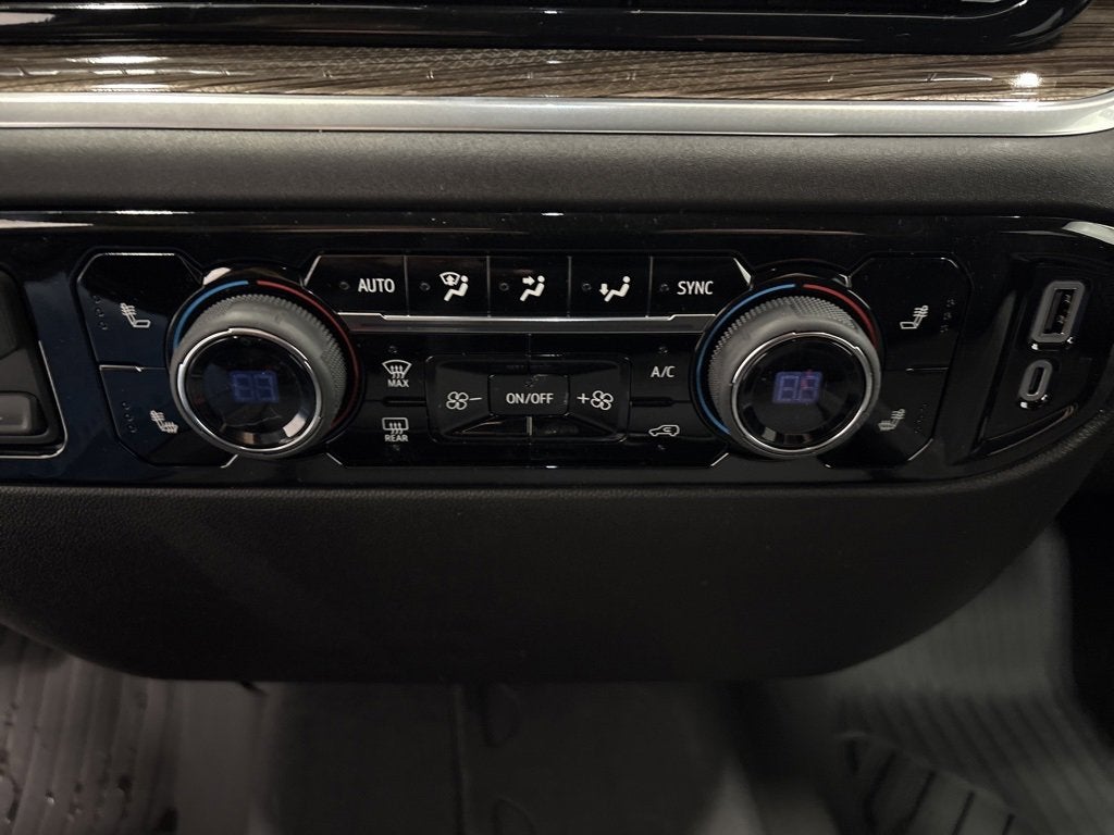 2026 Chevrolet Silverado 1500 RST Crew Cab Short Box 4WD