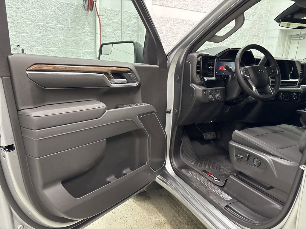 2026 Chevrolet Silverado 1500 RST Crew Cab Short Box 4WD