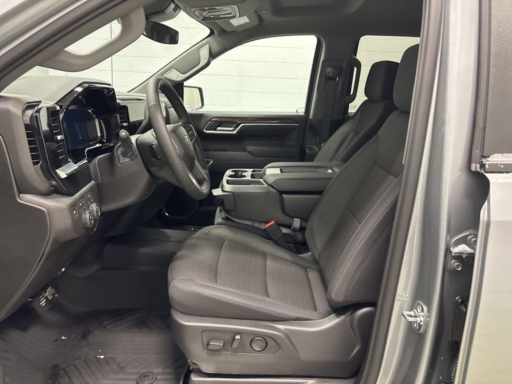 2026 Chevrolet Silverado 1500 RST Crew Cab Short Box 4WD