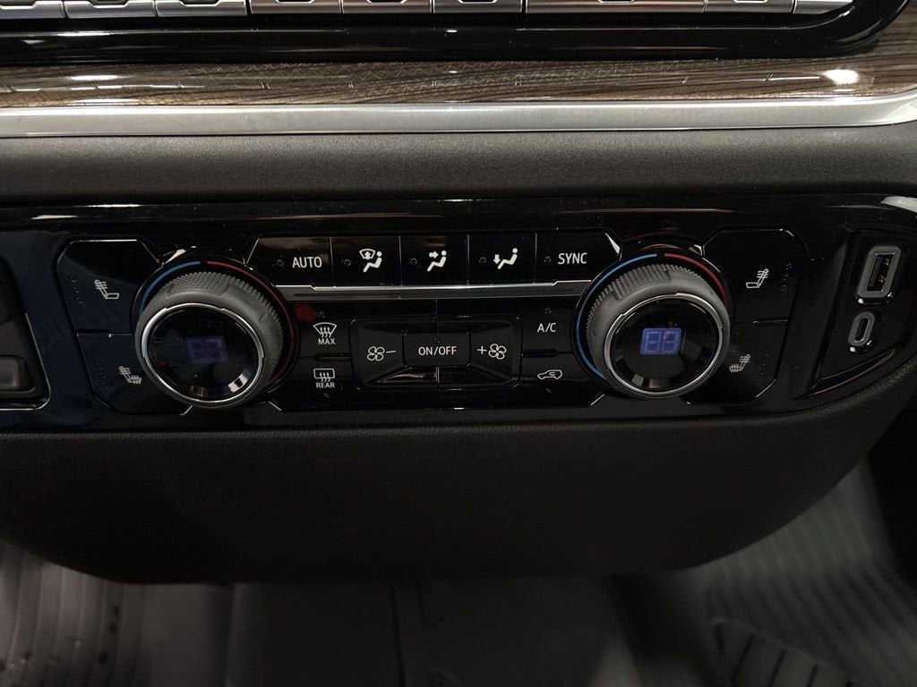 2026 Chevrolet Silverado 1500 RST Crew Cab Short Box 4WD