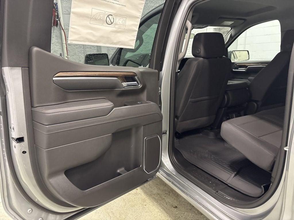 2026 Chevrolet Silverado 1500 RST Crew Cab Short Box 4WD