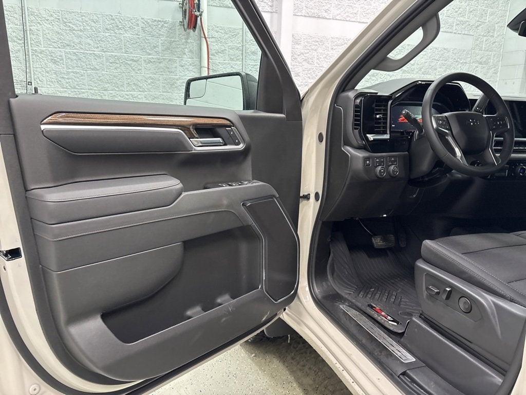 2026 Chevrolet Silverado 1500 RST Crew Cab Short Box 4WD