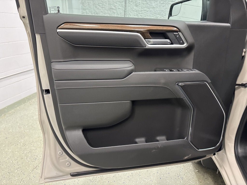 2026 Chevrolet Silverado 1500 RST Crew Cab Short Box 4WD