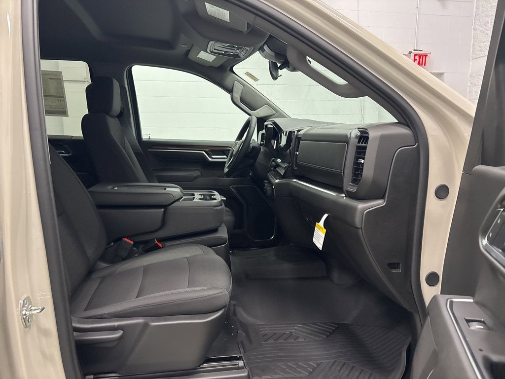 2026 Chevrolet Silverado 1500 RST Crew Cab Short Box 4WD