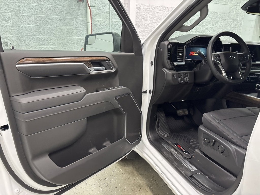 2026 Chevrolet Silverado 1500 RST Crew Cab Short Box 4WD