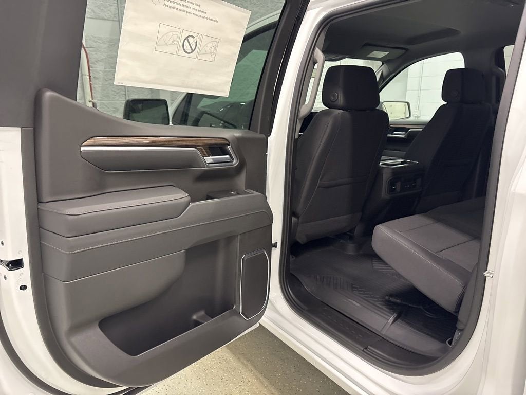 2026 Chevrolet Silverado 1500 RST Crew Cab Short Box 4WD