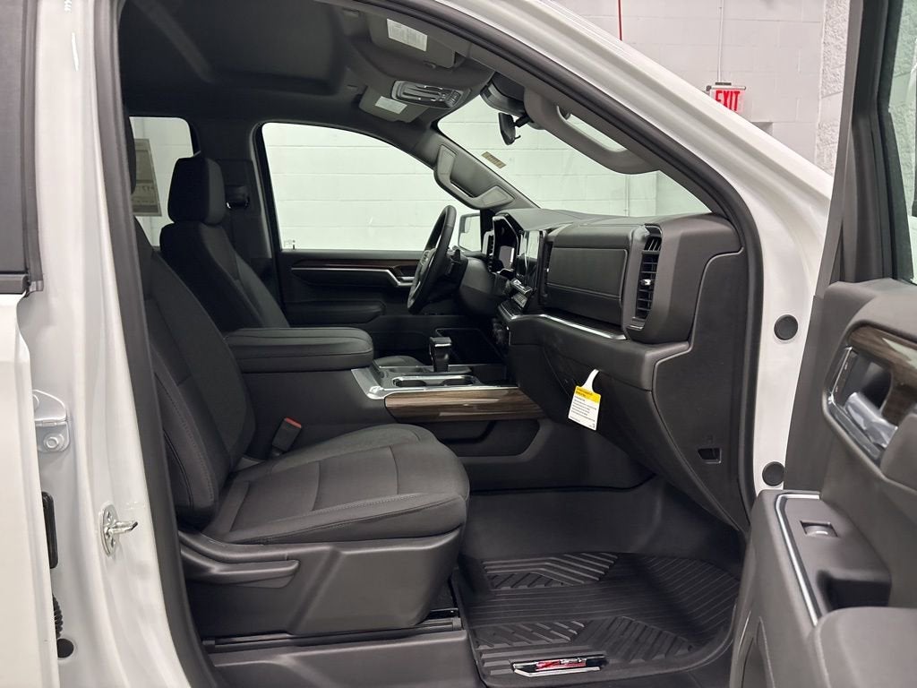 2026 Chevrolet Silverado 1500 RST Crew Cab Short Box 4WD