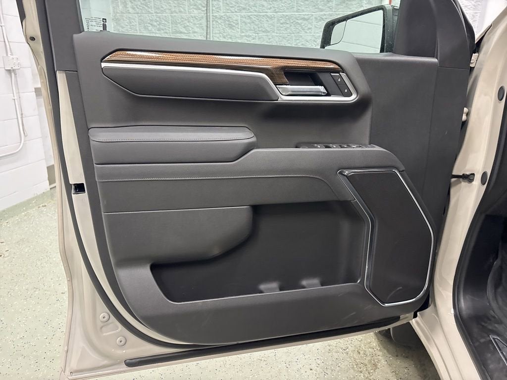 2026 Chevrolet Silverado 1500 RST Crew Cab Short Box 4WD
