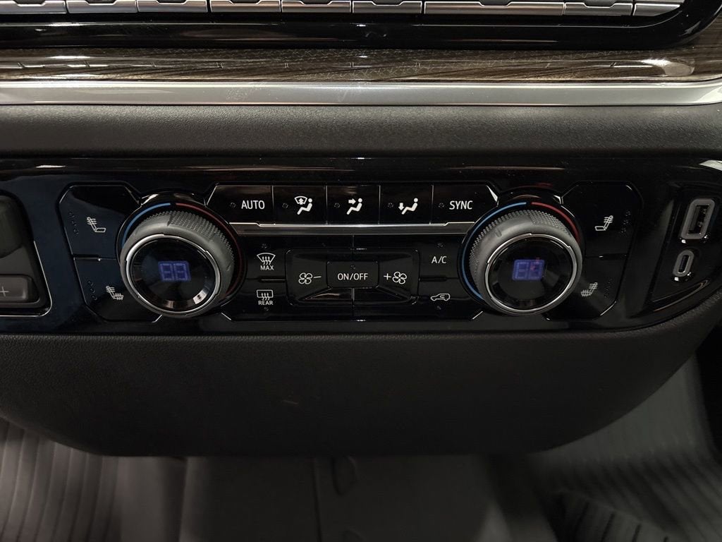 2026 Chevrolet Silverado 1500 RST Crew Cab Short Box 4WD