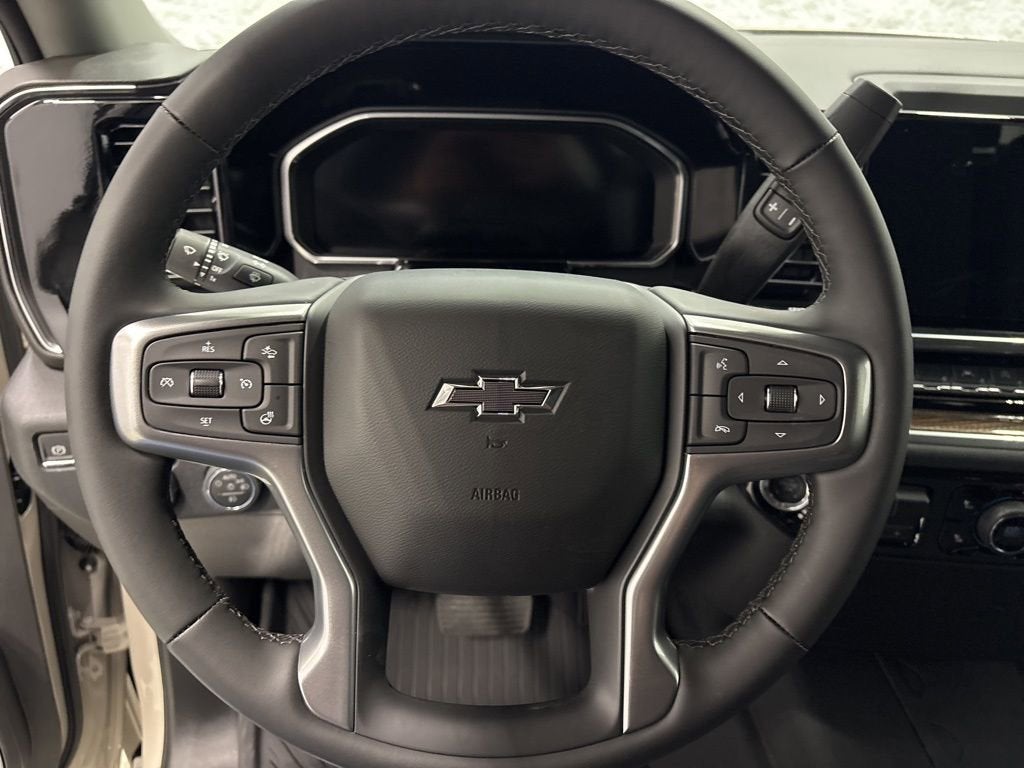 2026 Chevrolet Silverado 1500 RST Crew Cab Short Box 4WD