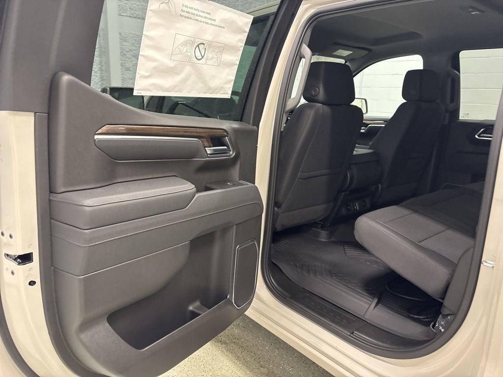 2026 Chevrolet Silverado 1500 RST Crew Cab Short Box 4WD
