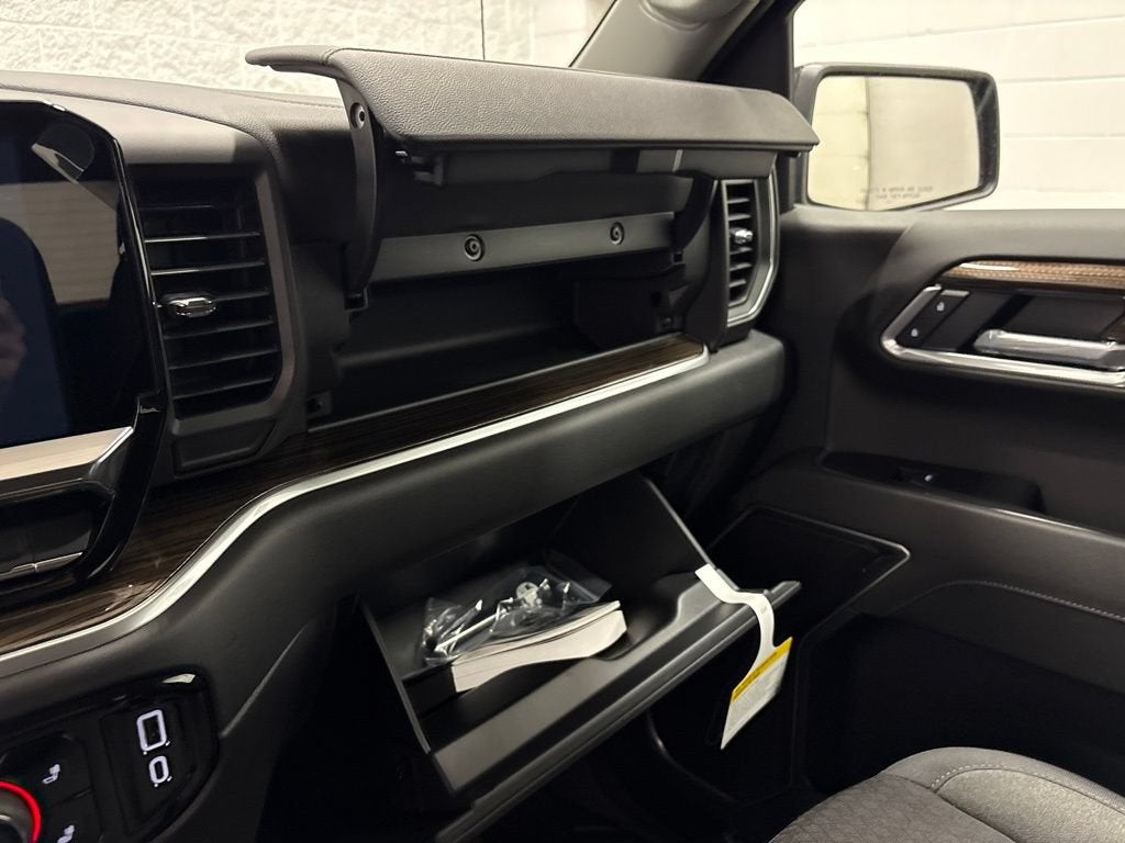 2026 Chevrolet Silverado 1500 RST Crew Cab Short Box 4WD