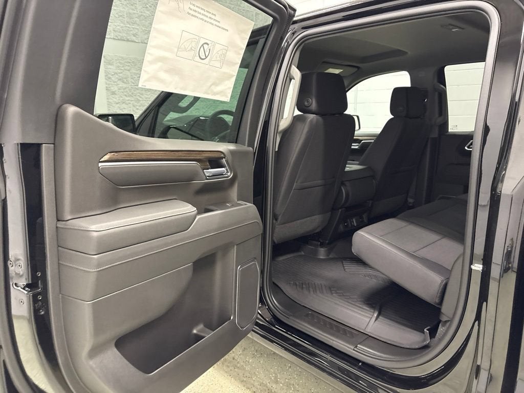 2026 Chevrolet Silverado 1500 RST Crew Cab Short Box 4WD
