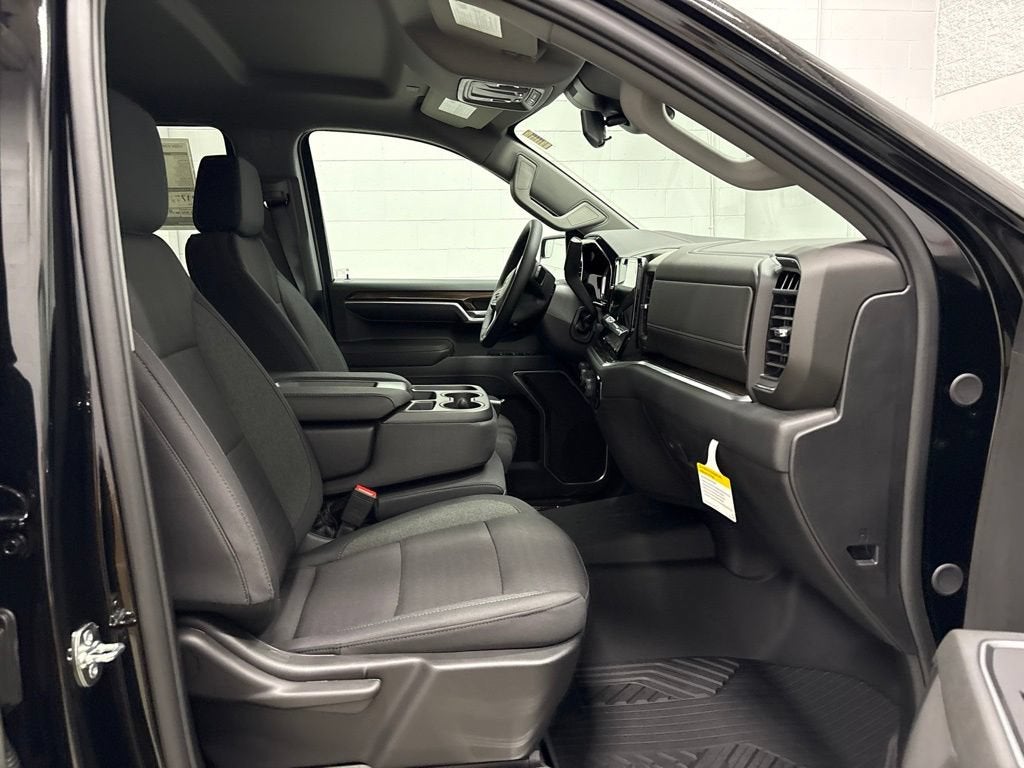 2026 Chevrolet Silverado 1500 RST Crew Cab Short Box 4WD