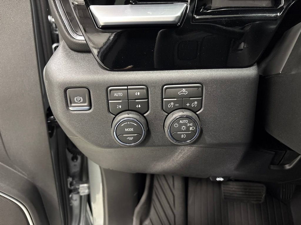 2026 Chevrolet Silverado 1500 RST Crew Cab Short Box 4WD