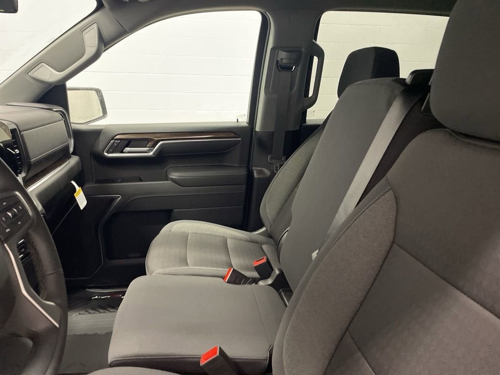 2025 Chevrolet Silverado 1500 RST Crew Cab Short Box 4WD