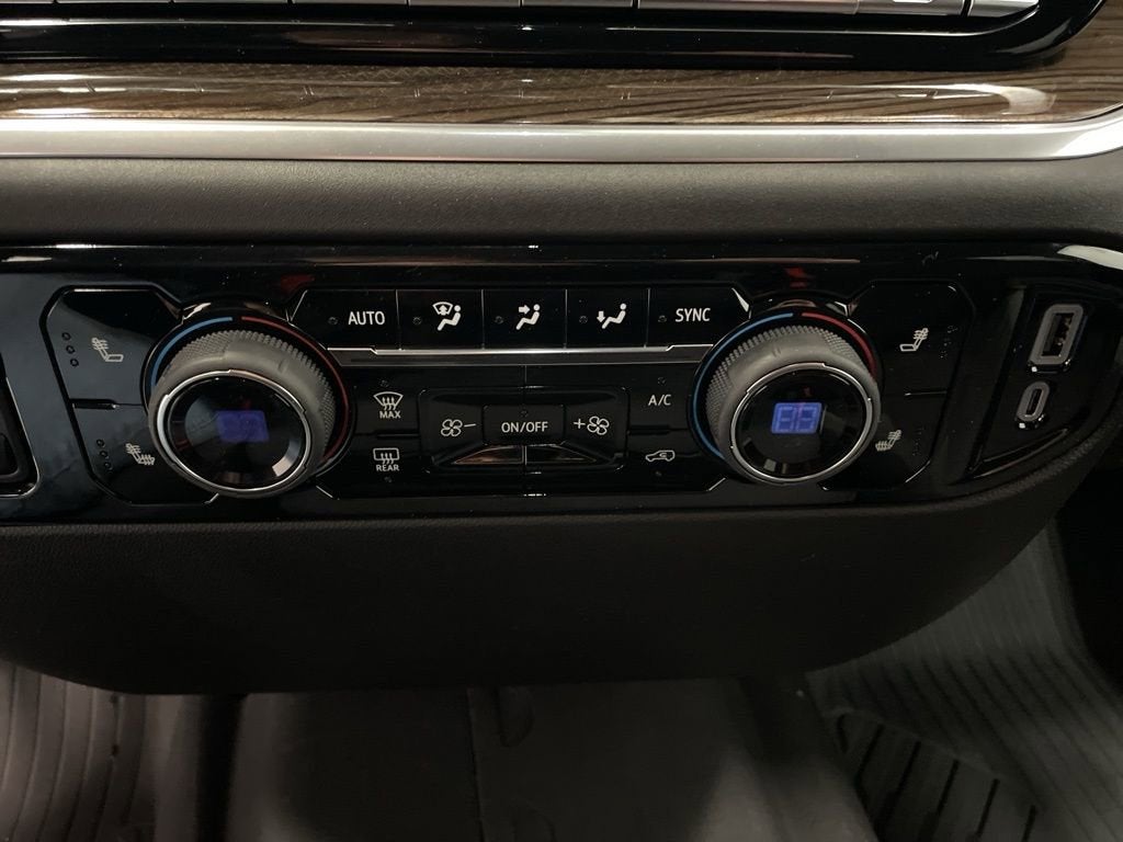 2025 Chevrolet Silverado 1500 RST Crew Cab Short Box 4WD