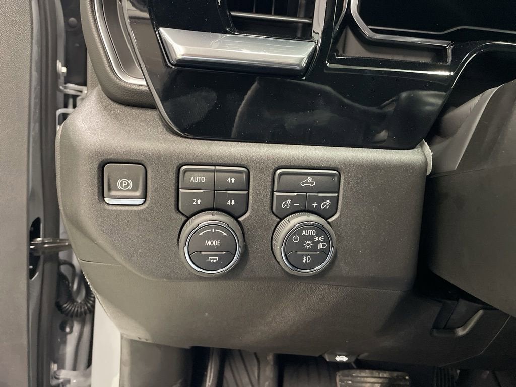 2025 Chevrolet Silverado 1500 RST Crew Cab Short Box 4WD