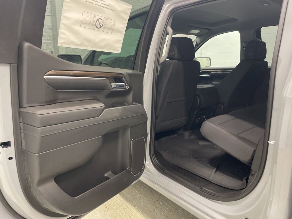 2025 Chevrolet Silverado 1500 RST Crew Cab Short Box 4WD