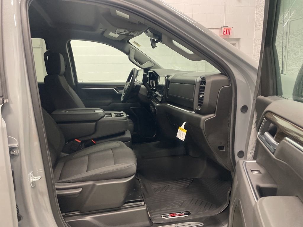 2025 Chevrolet Silverado 1500 RST Crew Cab Short Box 4WD