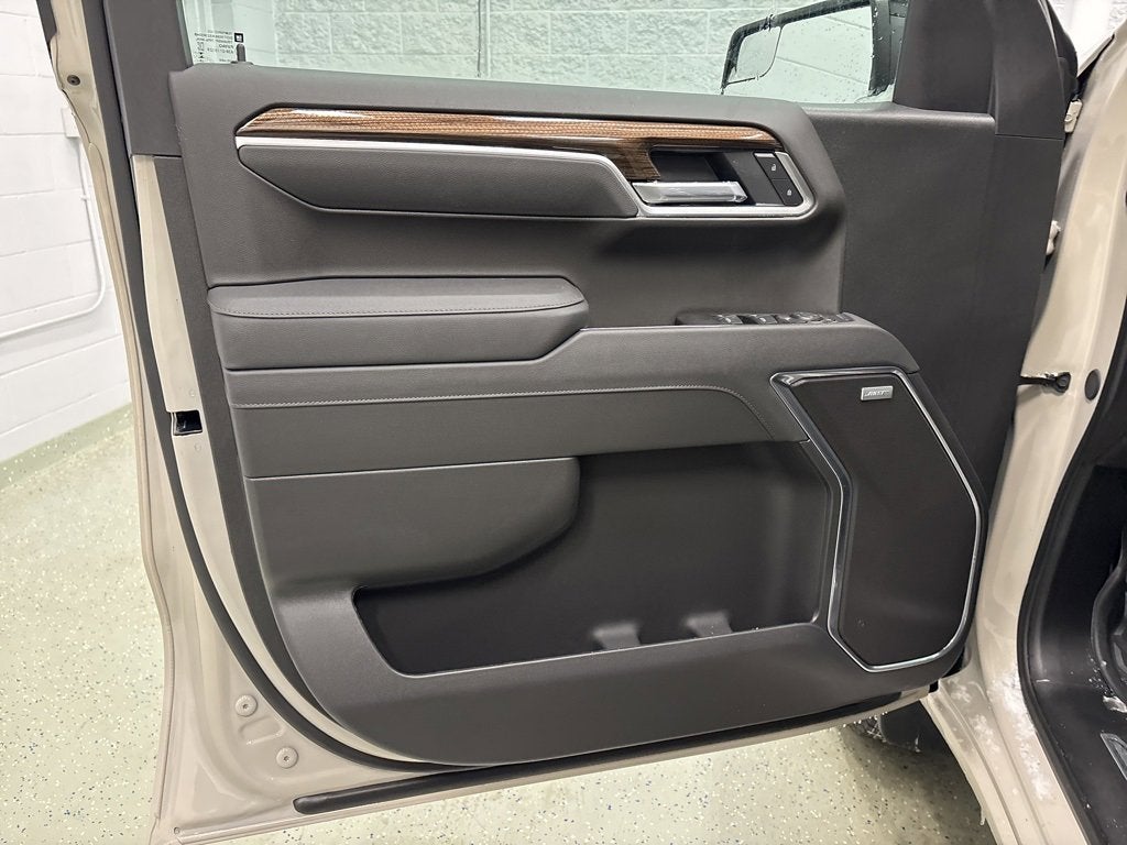 2026 Chevrolet Silverado 1500 RST Crew Cab Short Box 4WD