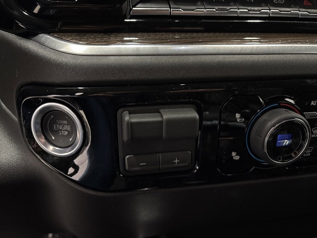 2026 Chevrolet Silverado 1500 RST Crew Cab Short Box 4WD