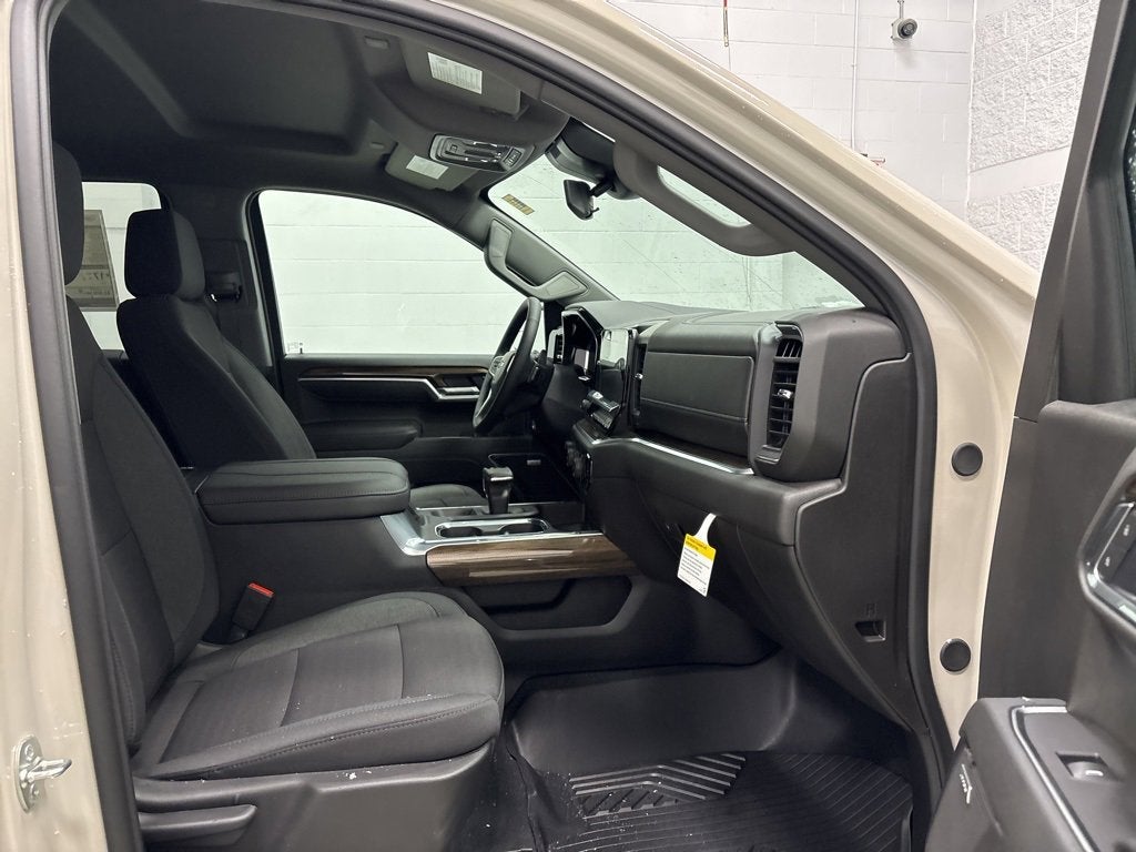 2026 Chevrolet Silverado 1500 RST Crew Cab Short Box 4WD