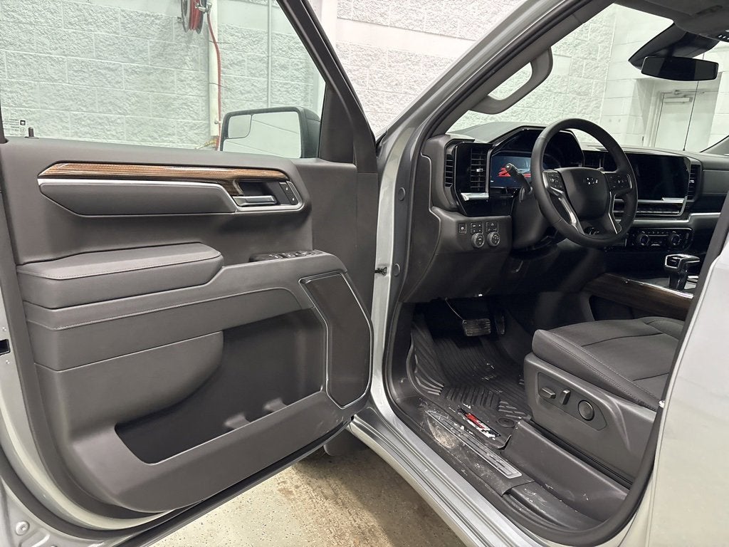 2026 Chevrolet Silverado 1500 RST Crew Cab Short Box 4WD