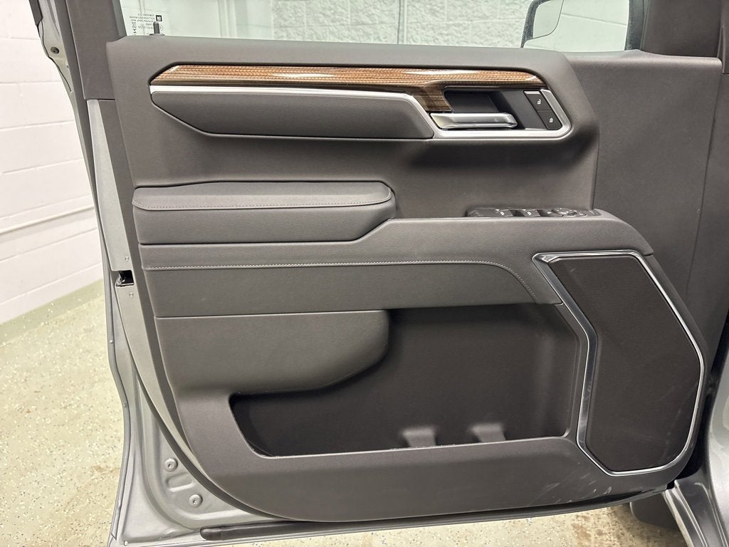 2026 Chevrolet Silverado 1500 RST Crew Cab Short Box 4WD